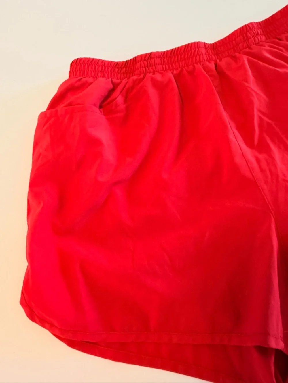 Baleaf Size S Womens Red Stretch Waist Lined Pocket Running Shorts, Lightweight - Picture 3 of 15